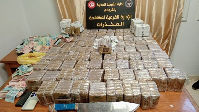 من جانفي 2025 إلى غاية جويلية 2025..   المحجوزات بلغت أكثر من 58 كلغ كوكايين و169 ألف حبّة مخدّرة